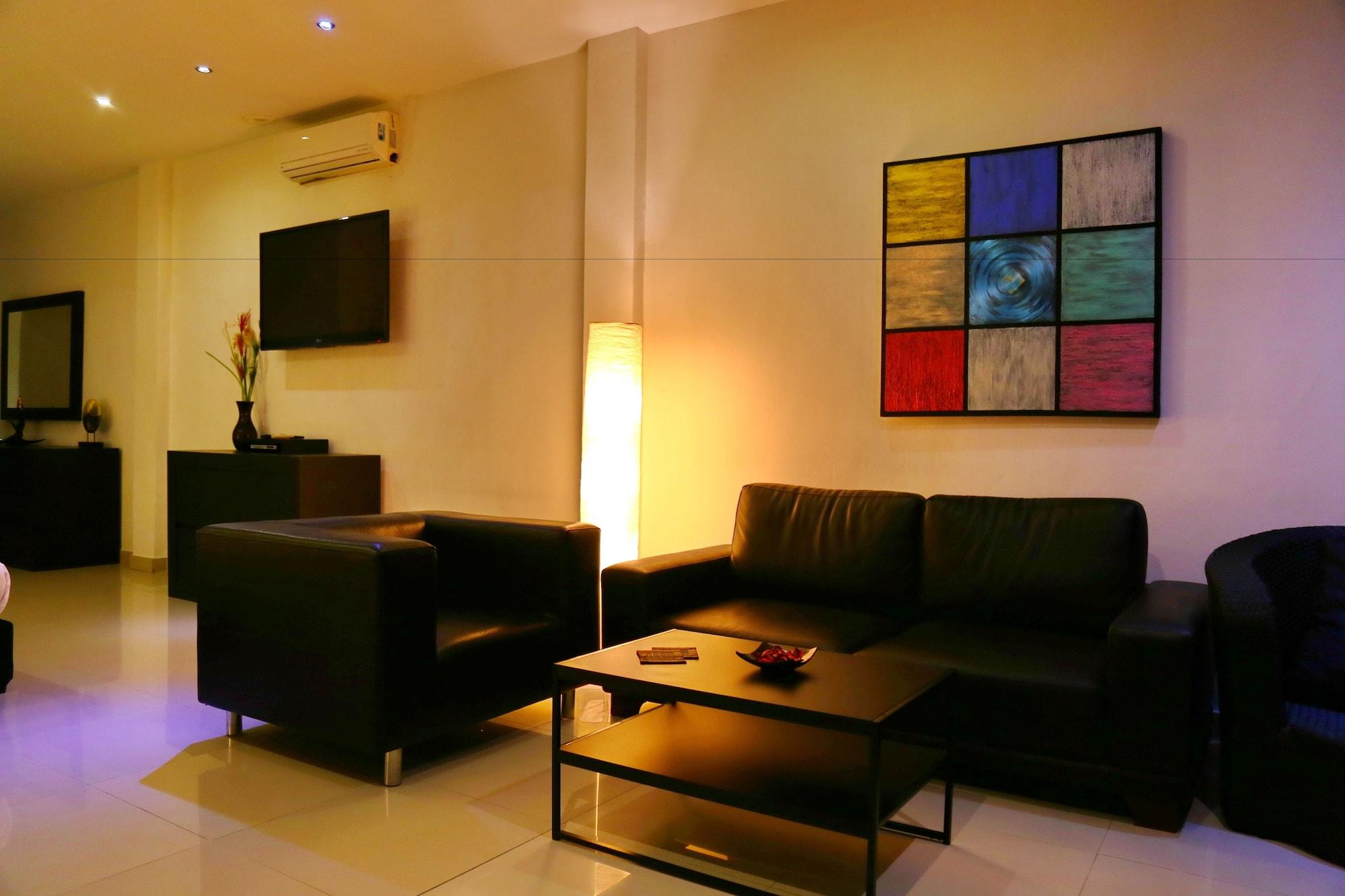 East Suites Pattaya Bagian luar foto