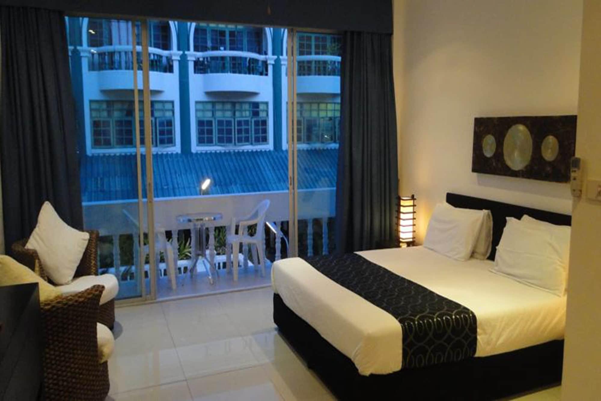 East Suites Pattaya Bagian luar foto