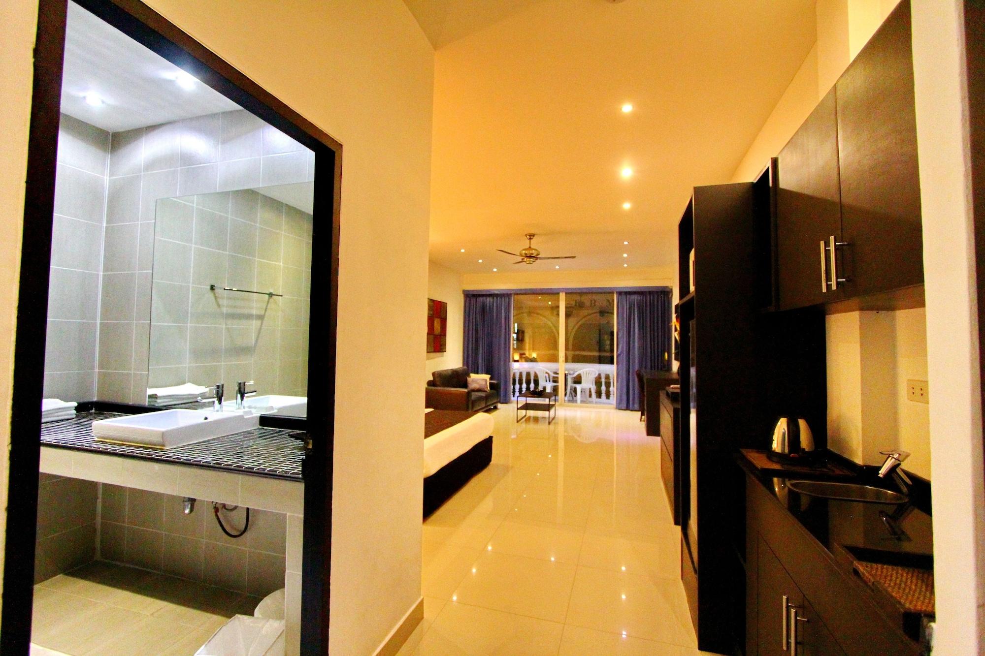 East Suites Pattaya Bagian luar foto