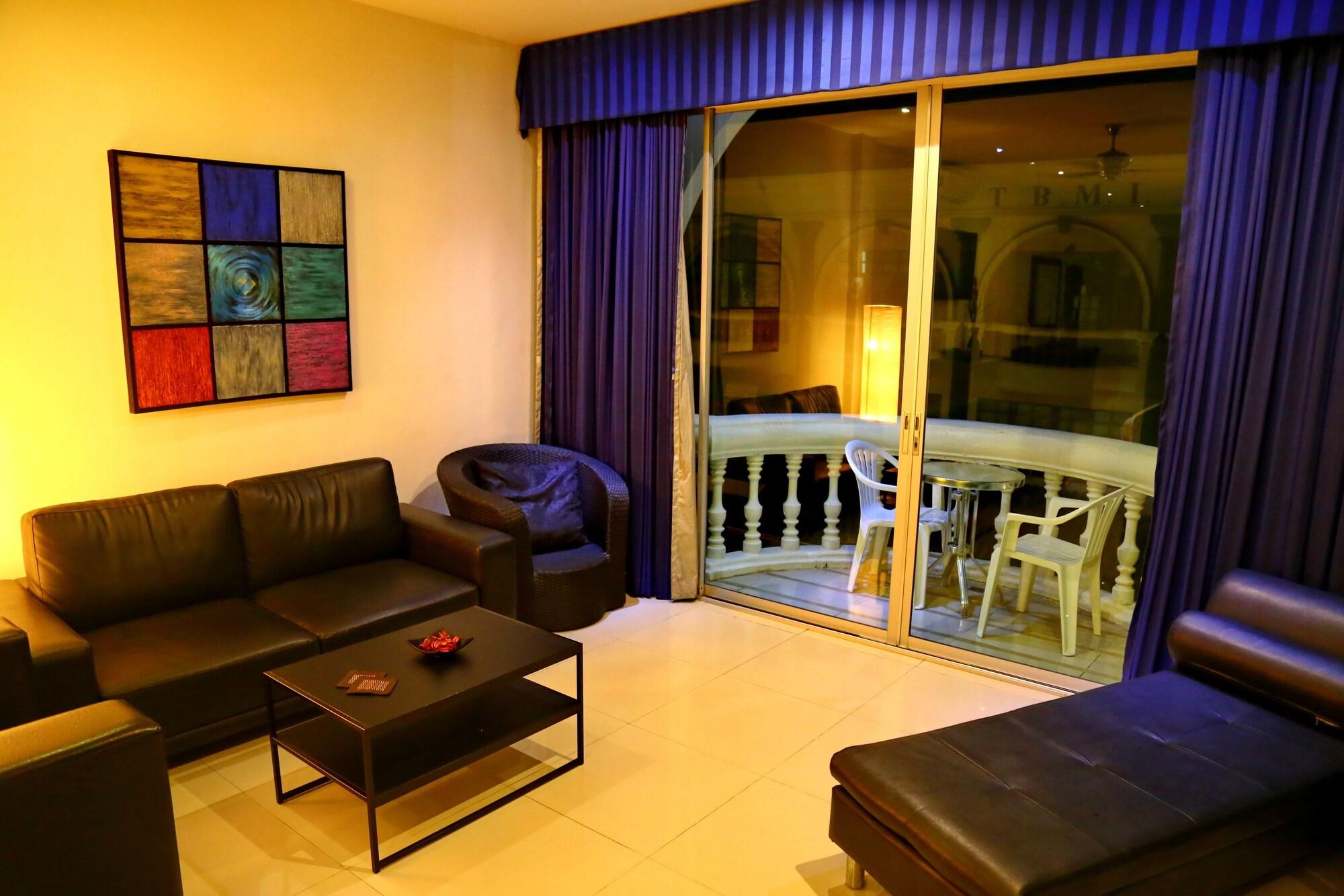 East Suites Pattaya Bagian luar foto