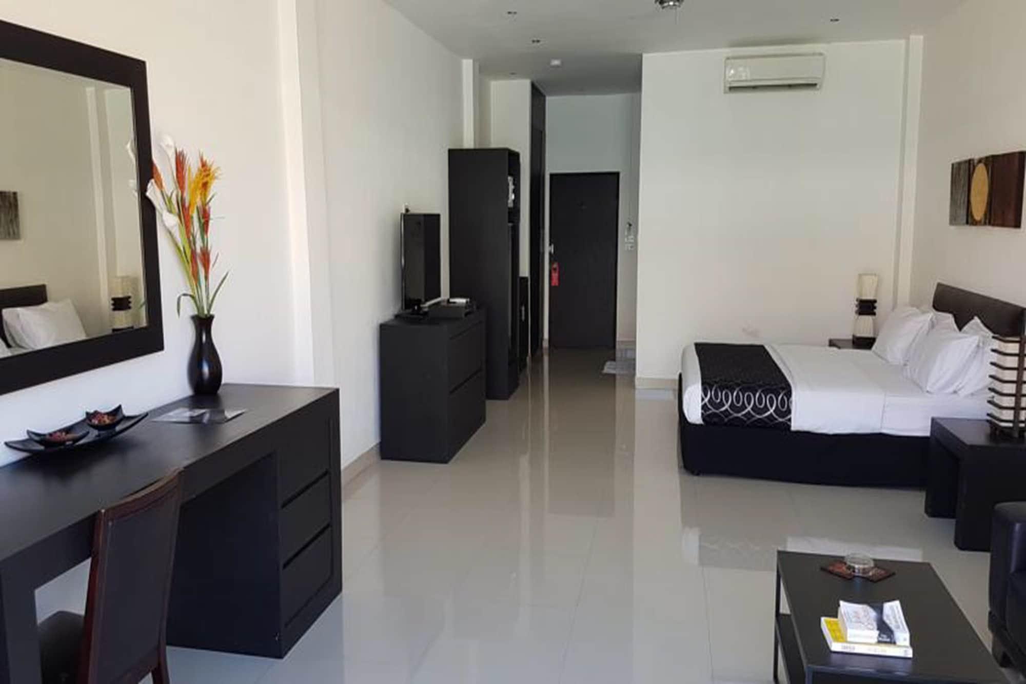 East Suites Pattaya Bagian luar foto