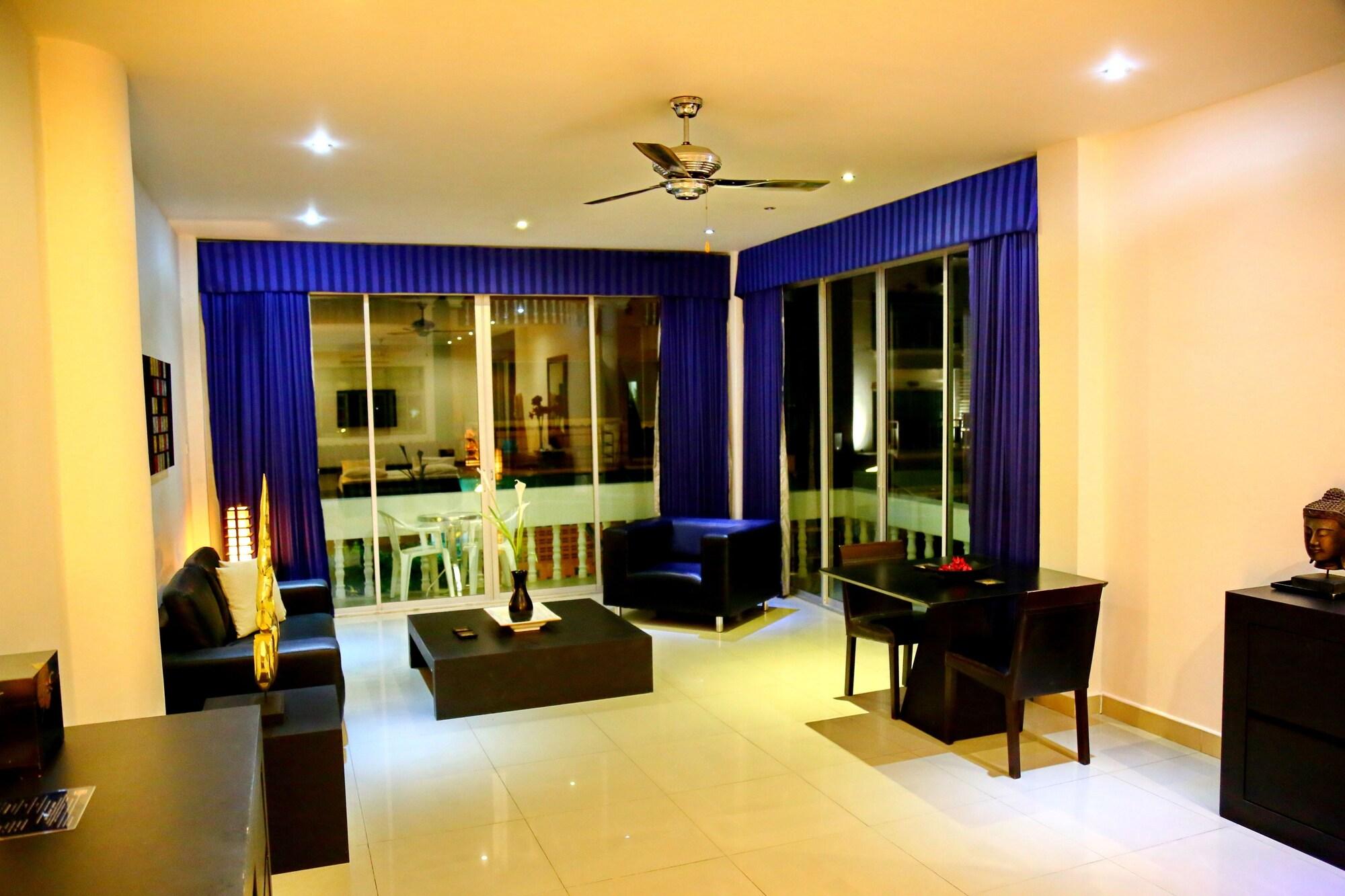 East Suites Pattaya Bagian luar foto