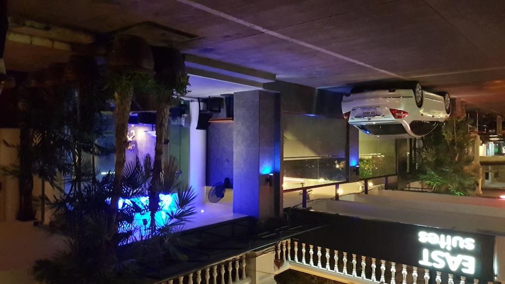 East Suites Pattaya Bagian luar foto