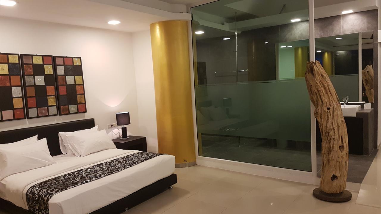 East Suites Pattaya Bagian luar foto